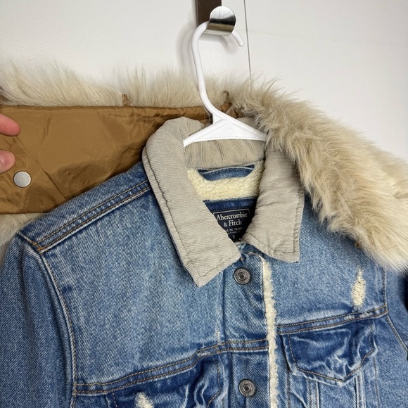 Abercrombie & Fitch Blue Jean Barn Jacket with Fur Collar - Small - Picture 4 of 8
